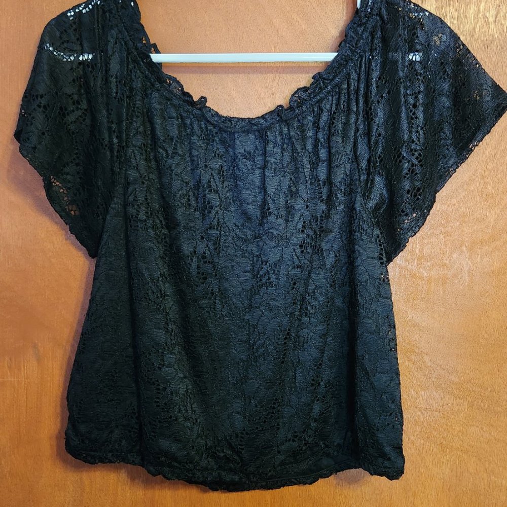 No Boundaries black lace top - Picture 8 of 12